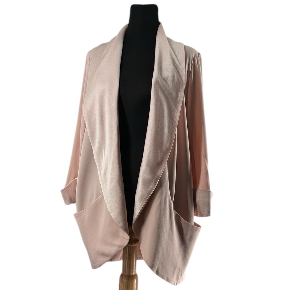 Aritzia Wilfred Chevalier blazer Light Pink satin pink details soft luxury sz 6
